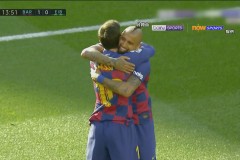 赛季关键生死卡位战：球星巅峰对决，一分之差定胜负